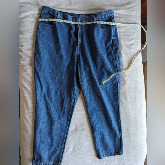 Plus size L.L. Bean Original Fit/ Relaxed Jeans, 100% Cotton, 22 wide, like new - Picture 7 of 8